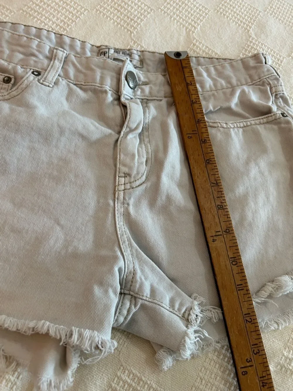 Free People Off-White /gray faded Denim Frayed Hem Shorts size 29